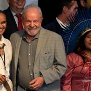 Tillträdande presidenten Lula da Silva presenterade sin miljöminister Marina Silva och urfolksminister Sonia Guajajara i Brasilia den 29 december. 