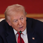 Trump säger att han inte behöver brittiska hangarskepp i Mellanöstern.