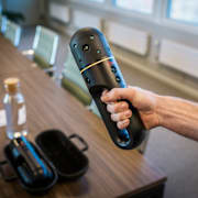 En av Hexagons sensorer som scannar av rum