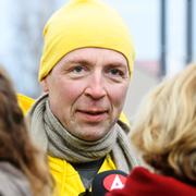 Jussi Halla-aho kampanjar i Tuusula inför valet.