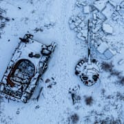 En rysk stridsvagn som förstördes i februari 2023.