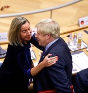 EU:s utrikeschef Federica Mogherini och Storbritanniens premiärminister Boris Johnson. OLIVIER MATTHYS / POOL