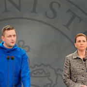 Danmarks statsminister Mette Frederiksen och Grönlands premiärminister Jens-Frederik Nielsen på tisdagens pressträff.