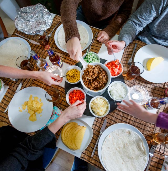 A family having tacos for dinner. Kallestad, Gorm / NTB