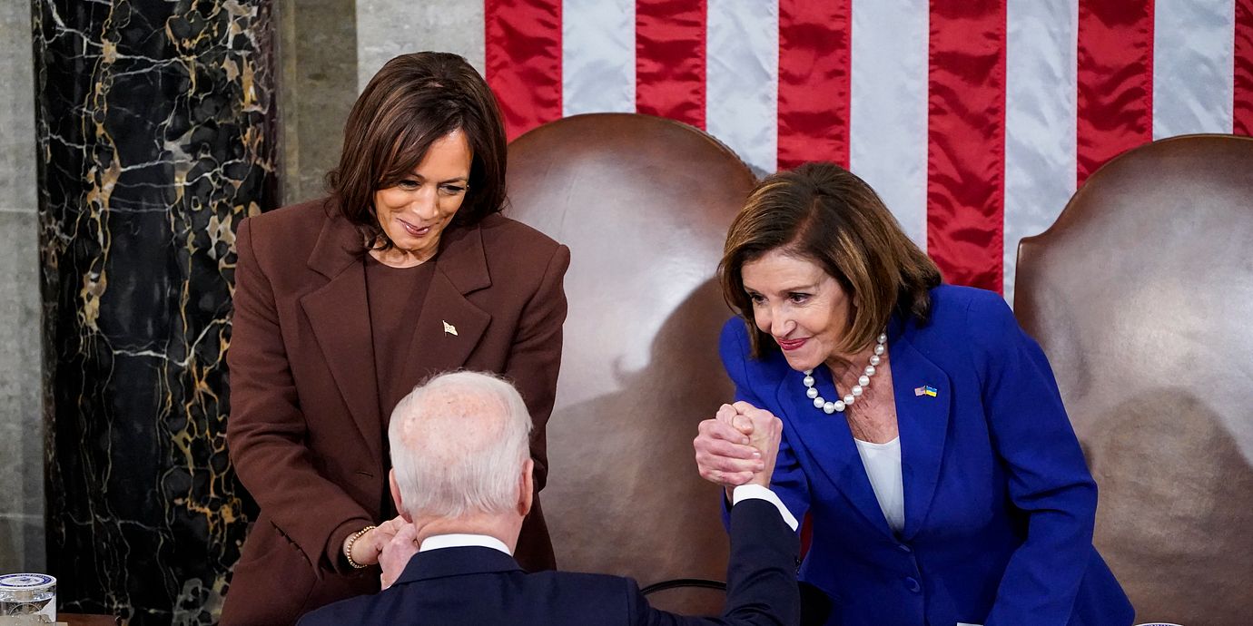 Kamala Harris, Joe Biden och Nancy Pelosi. Arkivbild från 2022.