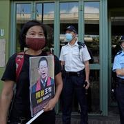 Chan Po-Ying under en manifestation 2020. Kin Cheung / AP