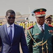 Illustrationsbild. Senegals president Bassirou Diomaye Faye (vänster) och Guinea-Bissaus övergångspresident Horta Inta-A Na Man vid Ecowas-möte i januari i år.