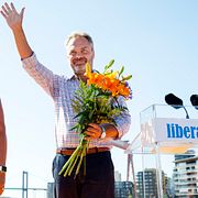 Jan Björklund med partikollegan Helene Odenjung