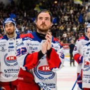 Oskarshamns Oscar Engsund deppar efter att ha förlorat den avgörande kvalmatchen mot HV.