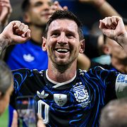 Messi firar efter semifinalsegern mot England den 15 juli.