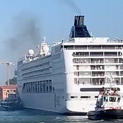 Båtarna som kolliderade i Venedig. 