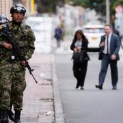 Soldater patrullerar i huvudstaden Bogotá den 25 maj inför Colombias presidentval på söndag. 