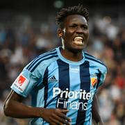 Michael Olunga under matchen.