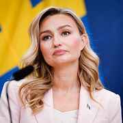 Energi- och näringsminister Ebba Busch (KD) presenterar Sveriges nya mineralstrategi under en pressträff på Rosenbad.