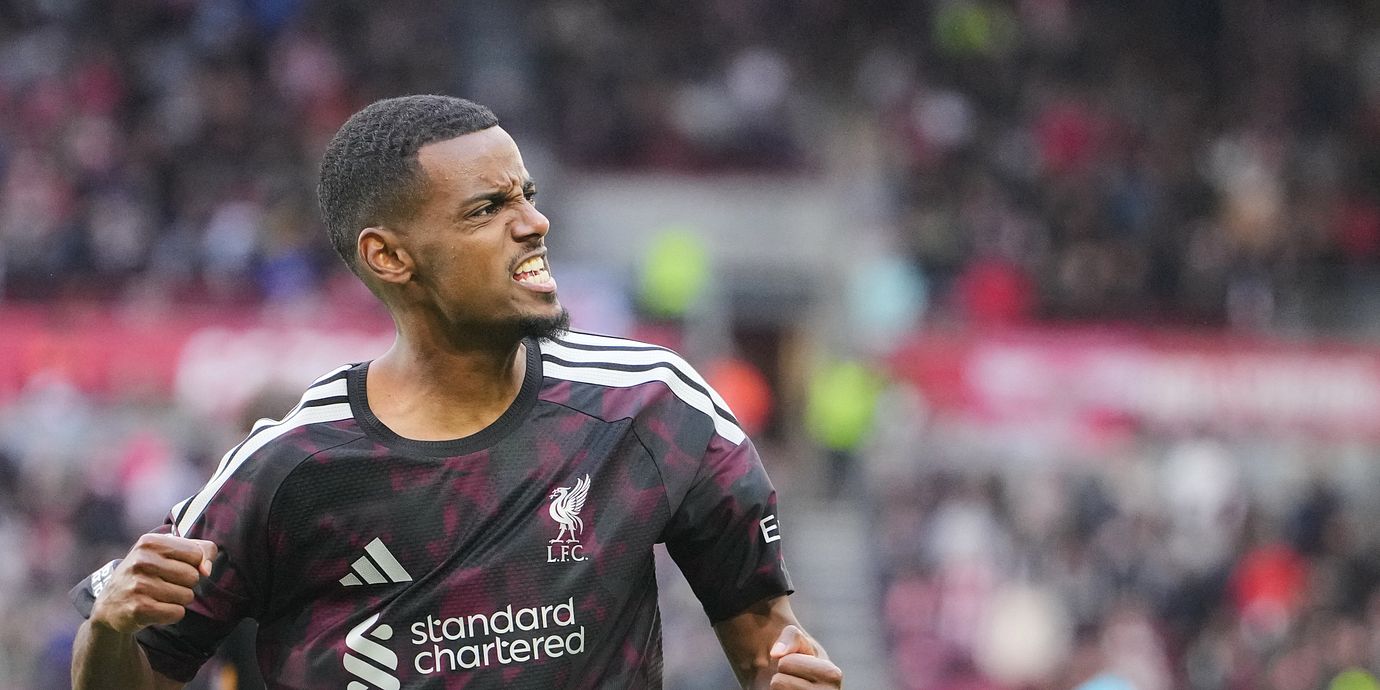 Alexander Isak firar sitt mål.