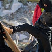 Medlemmar ur Högra Sektorn tränar strid i Kiev