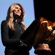 Melania Trump håller tal på premiären för ”Melania” i Washington under natten till fredag. 