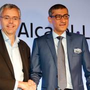 Från vänster: Michel Combes, vd för Alcatel-Lucent, Nokias vd Rajeev Suri.