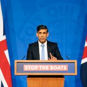 Storbritanniens premiärminister Rishi Sunak under en presskonferens i dag. 