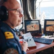 Ombord på ledningsfartyget HMS Carlskrona under en marinövning i Stockholms skärgård