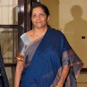 Finansminister Nirmala Sitharaman och centralbankens guvernör Shaktikanta Das. 