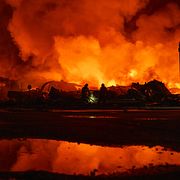 Brand i lagerbyggnad i Kyiv efter rysk attack.