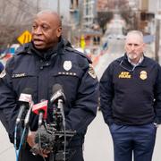 Nashvilles polischef John Drake (mitten) under en pressträff om explosionen.