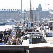 Uteliv vid Strandvägen i Stockholm.
