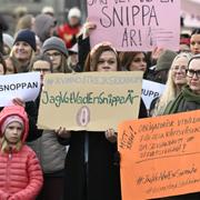 Manifestationen "Vi vet vad en snippa är" på Medborgarplatsen i Stockholm. Arkivbild från 2023.