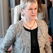 Margot Wallström anländer till statsministeromröstningen.