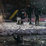 Kustbevakningens dykare sökte i en av dammarna i Pildammsparken i Malmö efter skjutningen.