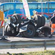 Bild från bärgningsarbetet efter olyckan.