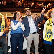 Liberalernas partiledare Simona Mohamsson och Sverigedemokraternas partiledare Jimmie Åkesson följer VM-playoffmatchen mellan Ukraina och Sverige i mars.
