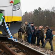 Donald Tusk besökte platsen för det misstänkta sabotaget.