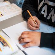 VÄSTRA GÖTALAND, SVERIGE 20250411
Elever räknar matematik i klassrum.
Foto: Viktoria Bank / TT / Kod 12190