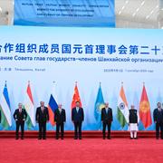 Ledare poserar inför Shanghai Cooperation Organisations möte i Kina