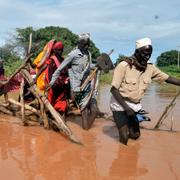 Översvämning i Kenya i samband med de katastrofala regnoväder som inträffat i området i november. Klimatförändringar har förvärrat regnen, enligt forskare.