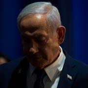 Israels premiärminister väntas besluta om en fem månader lång ockupation av Gaza.