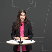 Romina Pourmokhtari (L) och Christofer Fjellner (M).