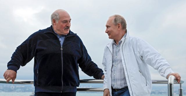Alexandr Lukasjenko och Vladimir Putin.  Sergei Ilyin / TT NYHETSBYRÅN