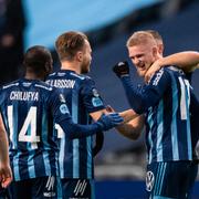 Djugårdens spelare jublar under en match mot Malmö. Arkivbild. 