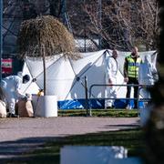 Polis och avspärrningar kring Ärtholmens koloniområde i Malmö