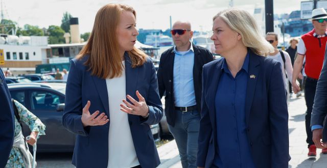 Statsminister Magdalena Andersson (S) och C-ledaren Annie Lööf (C). Arkivbild. Fredrik Persson/TT