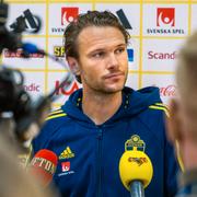 STOCKHOLM 20231014
Albin Ekdal under landslagets mixade zon på lördagen i Friends Arena inför EM-kvalmatchen mot Belgien.
Foto: Claudio Bresciani / TT / Kod: 10090