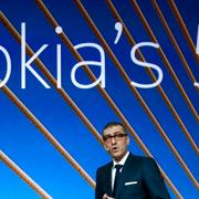 Nokias vd Rajeev Suri på presskonferensen i Barcelona.