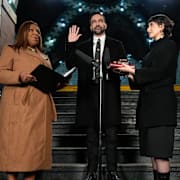 Letitia James till vänster och Zohran Mamdani i mitten. Till höger syns Mamdanis fru Rama Duwaji.