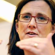 Malmström (L).