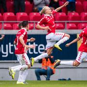 Henrik Löfkvist jublar efter 2–2.