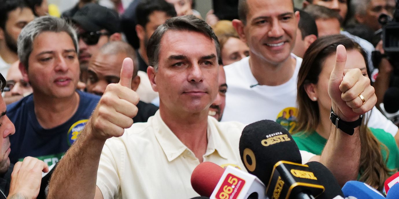 Flávio Bolsonaro, 4 oktober.