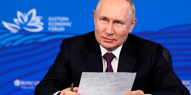 Vladimir Putin Mikhail Metzel / AP